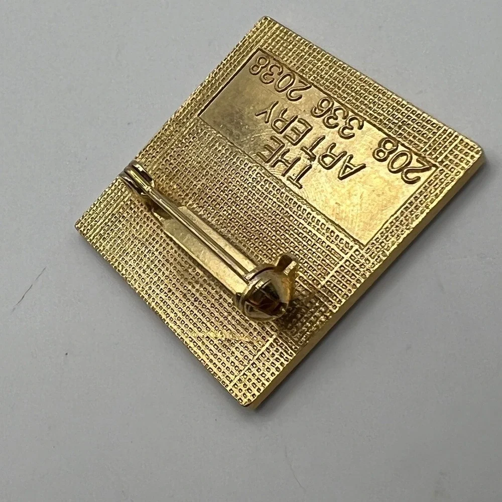 Vintage Boise Basin Quilters Pin‎ Gold Tone Purple Green Enamel 1983 1993